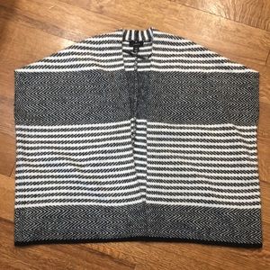 Atmosphere Sweater Shawl size S/M